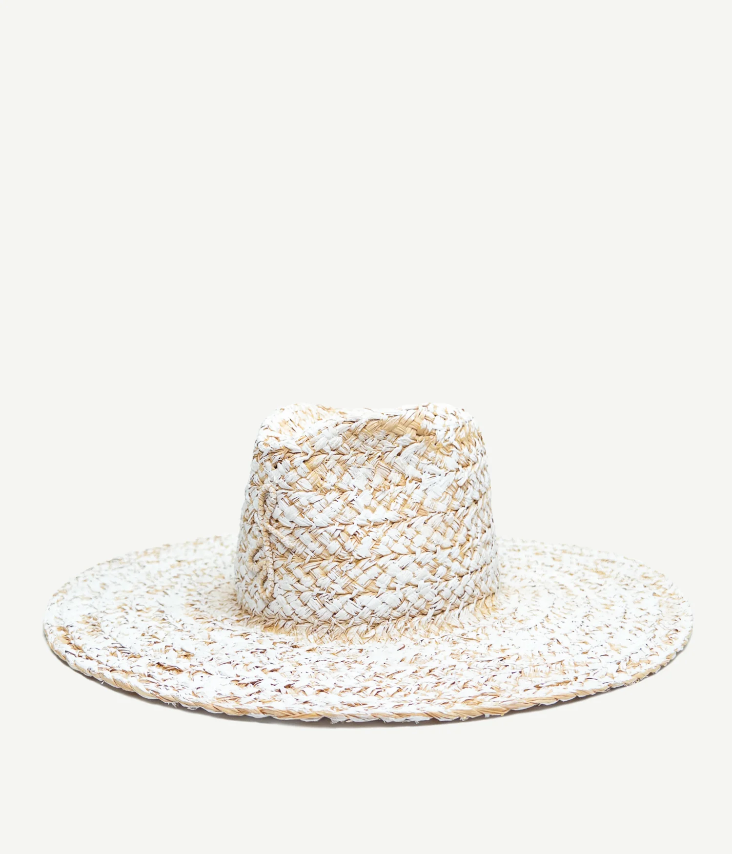 STRAW FEDORA HAT IN WHITE